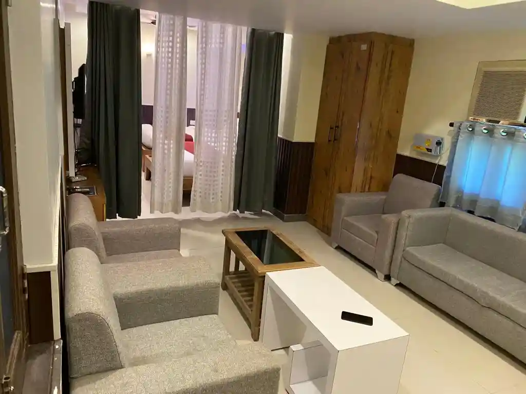 Best Hotel in Patna For Unmarried Couple